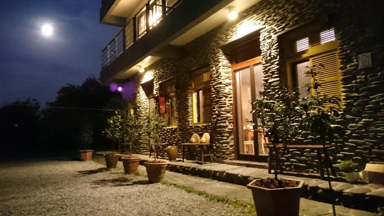 Stone House Homestay Yilan Eksteriør billede